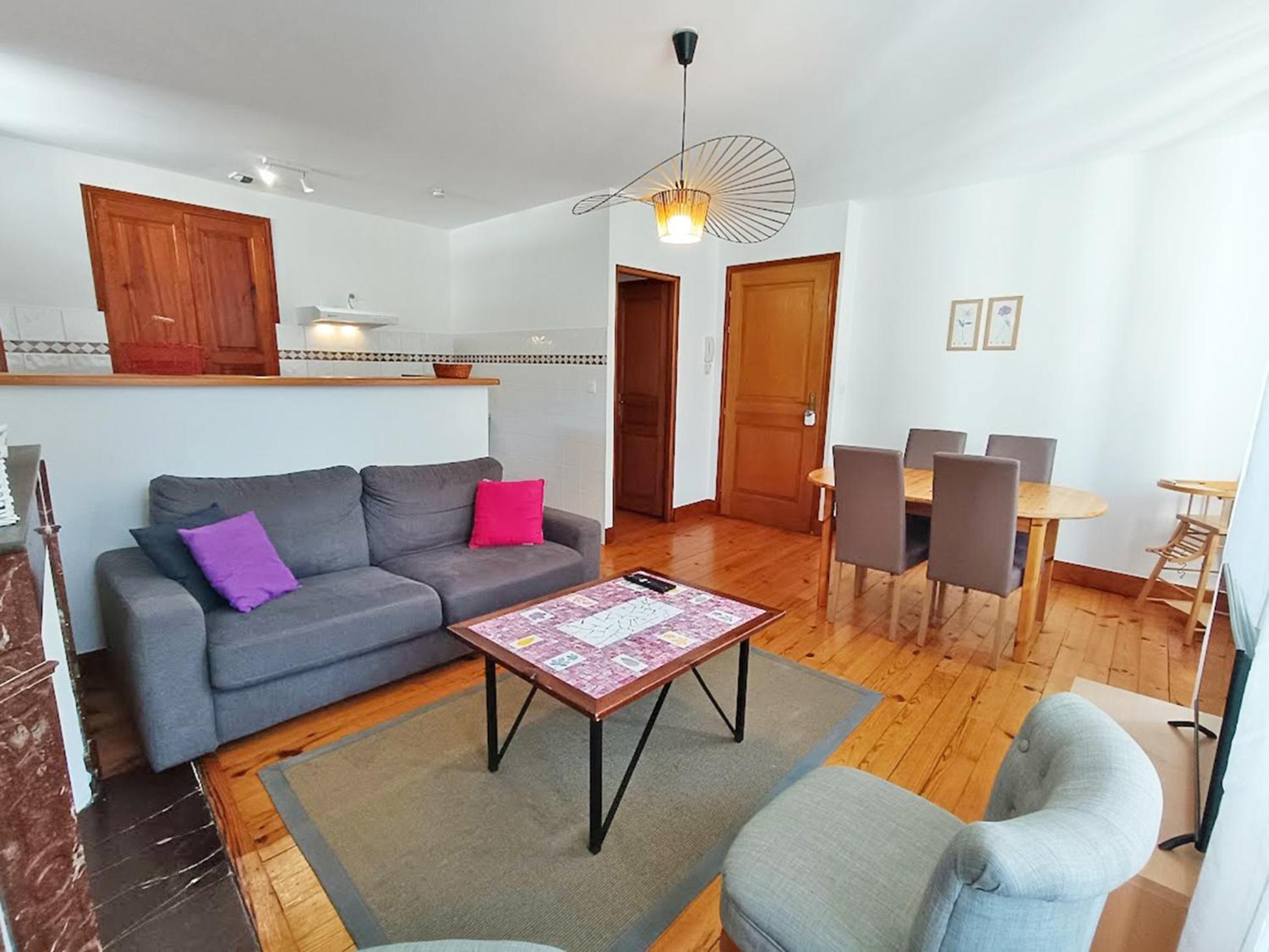 Appartamento Le Petit Cerf, T3, Wifi, Cave Bagnères-de-Luchon Esterno foto